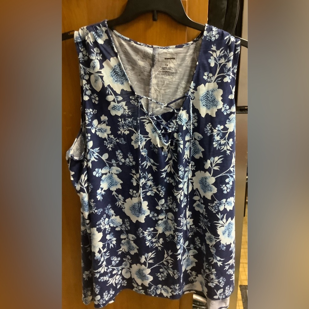 New without tags 3X Sonoma Blue and white top, Criss cross ties, Light weight